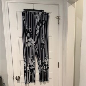 Susan Graver Black and White Floral Pants